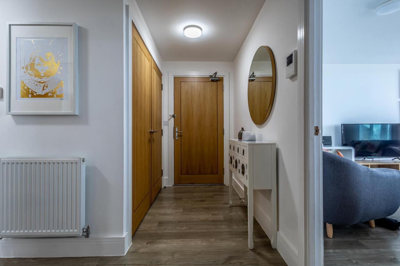Seaview West Coast - Exceptional - 2 Bedrooms Sleeps 5 -Stunning Sea Views - 500 Metres To Beach Bournemouth Exteriör bild