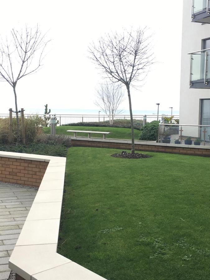 Seaview West Coast - Exceptional - 2 Bedrooms Sleeps 5 -Stunning Sea Views - 500 Metres To Beach Bournemouth Exteriör bild