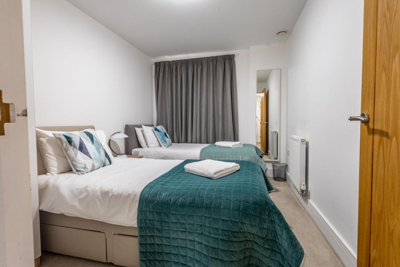 Seaview West Coast - Exceptional - 2 Bedrooms Sleeps 5 -Stunning Sea Views - 500 Metres To Beach Bournemouth Exteriör bild