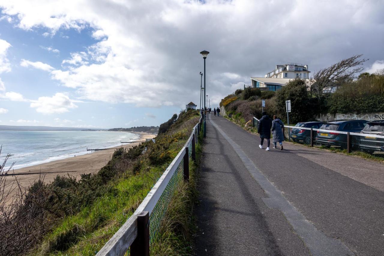 Seaview West Coast - Exceptional - 2 Bedrooms Sleeps 5 -Stunning Sea Views - 500 Metres To Beach Bournemouth Exteriör bild
