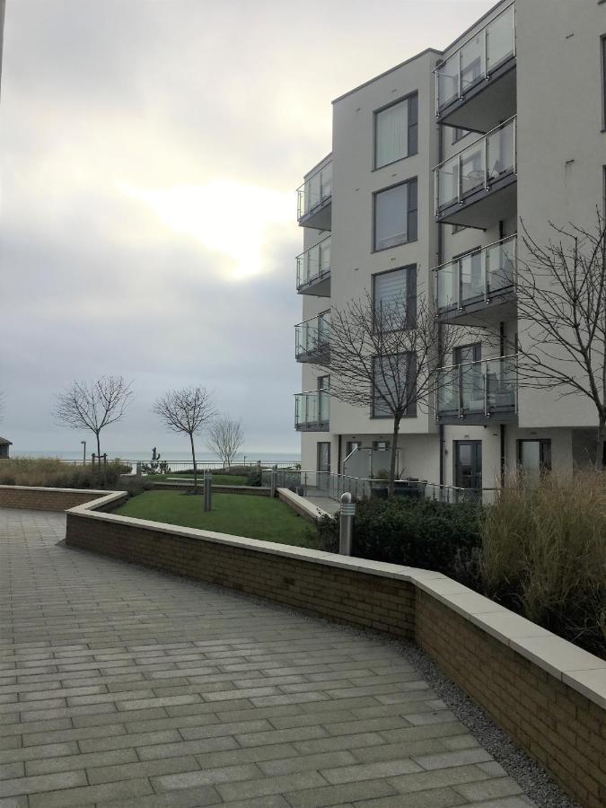 Seaview West Coast - Exceptional - 2 Bedrooms Sleeps 5 -Stunning Sea Views - 500 Metres To Beach Bournemouth Exteriör bild