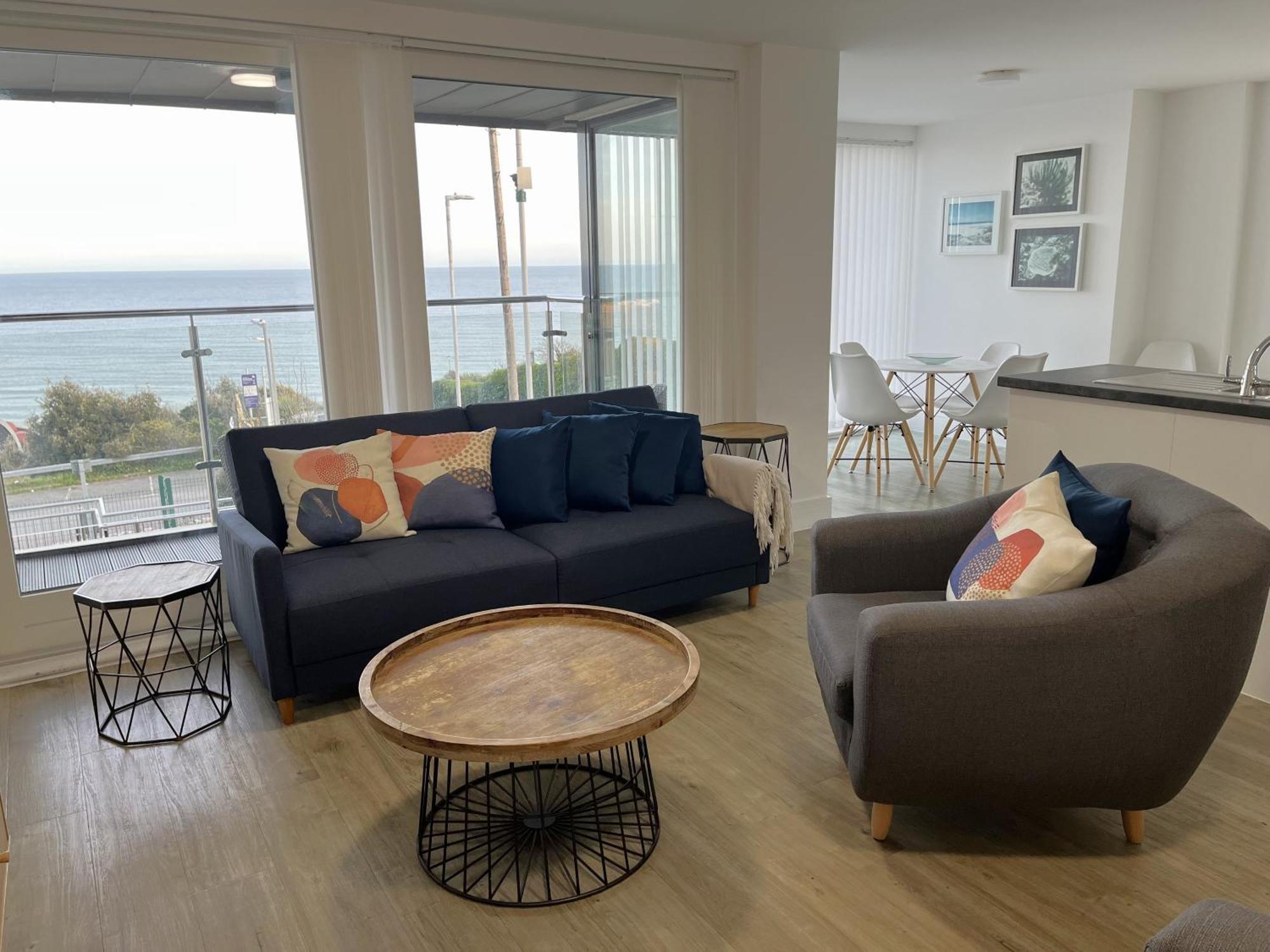 Seaview West Coast - Exceptional - 2 Bedrooms Sleeps 5 -Stunning Sea Views - 500 Metres To Beach Bournemouth Exteriör bild